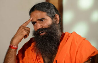 बाबा रामदेव के उत्थान और पतन से परे baba Ramdev